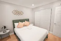 Private Outdoor Space and Spacious Living Area - Exotic Charming Retreat