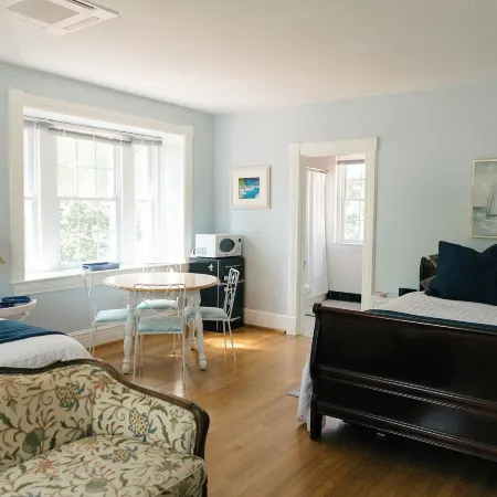 The Carriage House Inn Bed and Breakfast