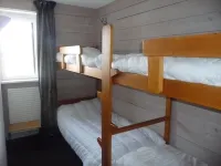 COURCHEVEL 1650, stand. apartment sleeps 8, 100 m gondola, covered parking.