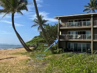 Sunrise Central on the Beach! Only you and the view! Relax to the sound of waves Hotels in Kapaʻa