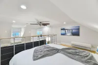 Bayfront Luxury House with Pool near Kemah Boardwalk with Pier