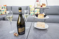 Elliot Oliver - Laverham House - Stunning 6 Bedroom Regency House with Parking