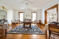 Stratton Creek Inn Hotels in Newfield