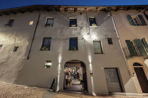 Uve Rooms & Wine Bar Hotels in La Morra