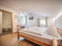 Hotel Lago Della Creta Hotels in Mareo