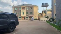 Rolak Hotel and Suites - parking