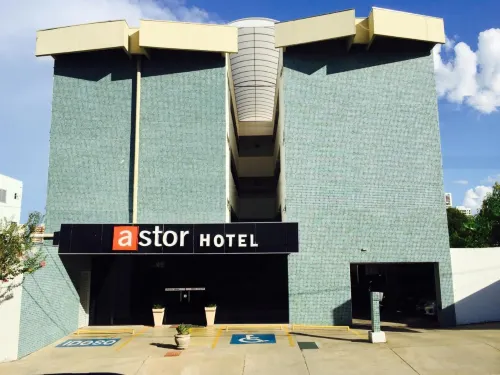 Astor Hotel - parkir