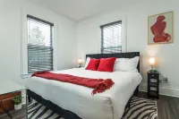 3 miles to B Ball, 5 min walk to Downtown! Stocked Kitchen, AC, WiFi, W/D Hotels near Community Arts Network of Oneonta
