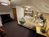 The Cabin at Caddo Crossing - for the vibe of an old-time lodge on the bayou!