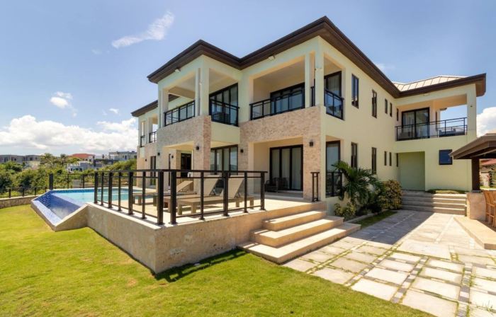 Ocean s Edge Fully Staffed Luxury Villa