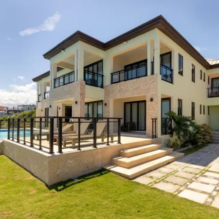 Ocean s Edge Fully Staffed Luxury Villa