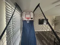 Cozy home in charming Norwalk with AC, WiFi. Cedar Point/Summit Race//Sports Par Hotels in Norwalk