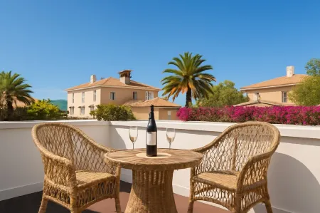 Fantastico 2 - Large Balcony, Free Parking, Air Conditioning, Free Netflix, BBQ