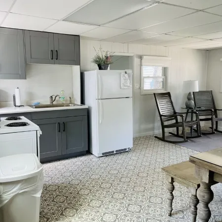 West Lake Okoboji Scout Cottage Отели в г. Арнолдс Парк
