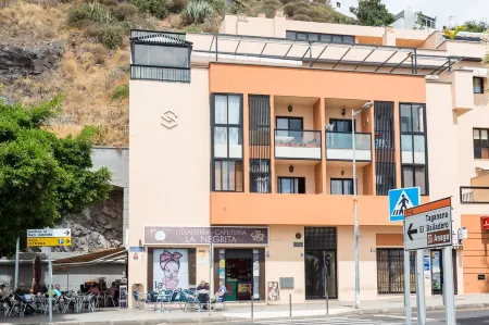 BEAUTIFUL SEASIDE APARTMENT WIFI Отели в г. Санта-Крус-де-Тенерифе