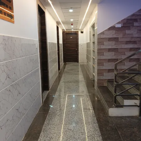 Hotel Budget Inn Отели рядом с достопримечательностью «Торговый центр Fun Republic (Лакхнау)»