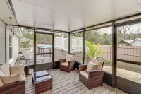 Spacious Getaway in Ocala with Hot tub, Pool and near Silver Springs State Park! Hotels in Silver Springs Shores