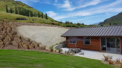 Private, Spacious, Peaceful Escape for 1-4 People-Iconic Views-Spa Pool-Perfect! Hotell i Lower Shotover