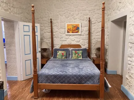 'Villa Jarrow',Beach Front, Beautiful Victorian Restored Property