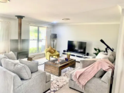 Luxurious, Cosy & Relaxed Apartment with Spa 羅伯遜酒店