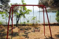 Open Your Door On The Beach! - Private Beach Home fountain of Styra附近的飯店