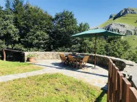 House with impressive stone lookout suspended in the mountain and views Hotels near Ruta de Las Cabañas Pasiegas