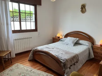Casa Chalet Enfrente a la ria de Ortigueira Отели рядом с достопримечательностью «Praia Fabrega»
