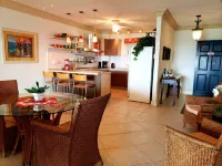 Beachfront Apartment in St. Lawrence Gap - Close To Your Every Need 도버 호텔