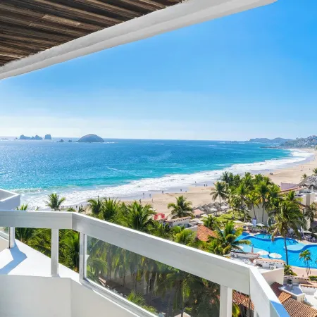 Krystal Ixtapa