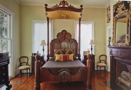 Victorian Manor in the Heart of Cajun Country.  20 min North of Lafayette