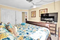 Sunrise Beach Resort #12- same beach as Atlantis! Villa Bella Vista-Safe Haven