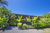 Nevaeh Holiday Home + Pool + Unlimited Internet Hotels near Raro Mountain Safari Tour