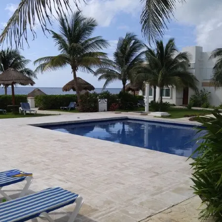 Affordable Beachfront  Paradise!     2 Bedrooms