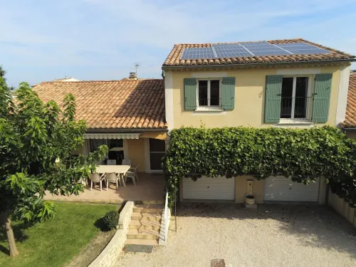 Air-conditioned villa, private pool 100m from the start of the Mont Ventoux climb