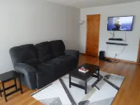 1950's Retro Ranch. Conveniently located off Highway 281 Hotel a Grand Island