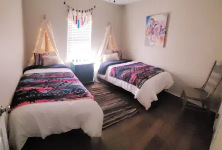 Ho-On-Day. A cozy home away from home. Native Theme close to the Choctaw Casino.