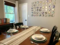 Look no more! Charming retreat within city limits, near shops, parks and trails.