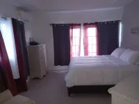 3Bed 3Bath Centrally Located Villa w/Pool & Deck 5 mins from Beach & Stores