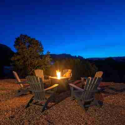 VIEWS, hot tub, dog friendly, near trailheads! Hotel Exterior