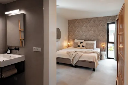 Luxury apartment with spectacular view over the sea, Handelskade, historic city