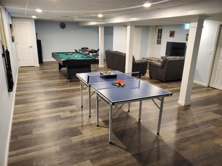 Secluded & spacious home on 5 private acres nr Lake George and Saratoga Springs