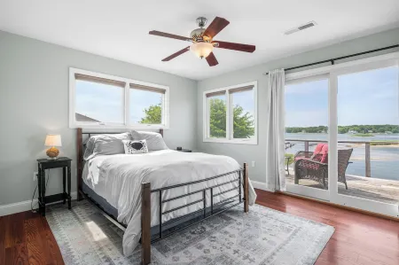 Coastal New England Waterfront Home, Harkness Park, Casinos