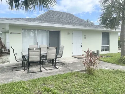 Beach Villa, Treasure Cay, Community Pool  호텔