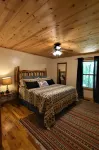 Misty Mountain Hideaway · Privacy and Luxury Combined! Hotels near Stovall Mill Covered Bridge
