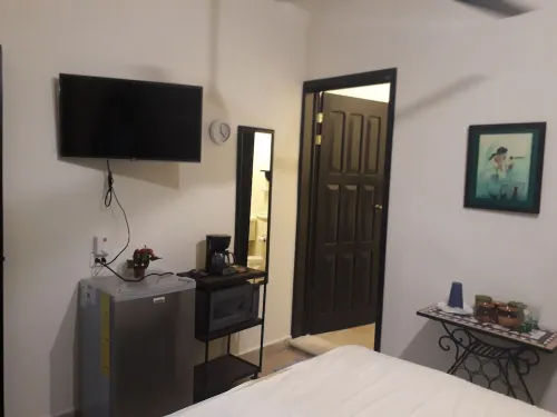 3.5 BLOCKS FROM OCEANFRONT WALK EVERYWHERE!!!