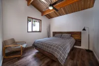 Post & Beam Chalet at Apex Mountain/Hot Tub sleeps 10