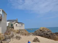 HOUSE NEAR THE SEA Hotels in Portbail