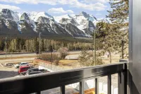 Stunning Mountain View Townhouse, Accommodates 6