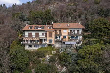 Wonderful view of the Lake Maggiore Отели рядом с достопримечательностью «Compagnia Del Lago Azienda Floricola Di Paolo Zacchera»