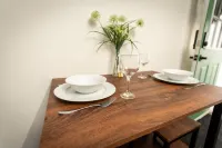 Private Ground Level Suite with Full Kitchen